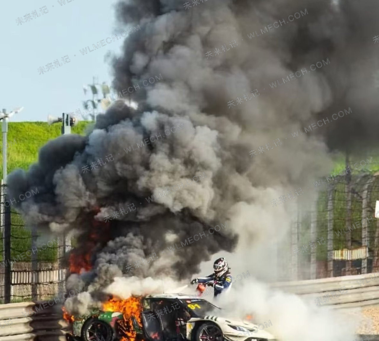 吴彦祖怒斥China GT“可耻”，赛车起火后为什么只能靠对手救人？配图 3